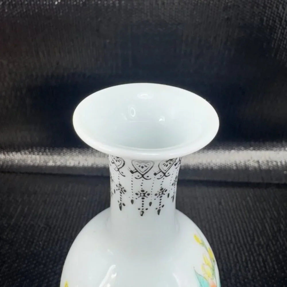 Zhongguo Jingdezen Zhi Bottle Bud Vase Fine Porcelain Vase Birds‎ Flowers VTG